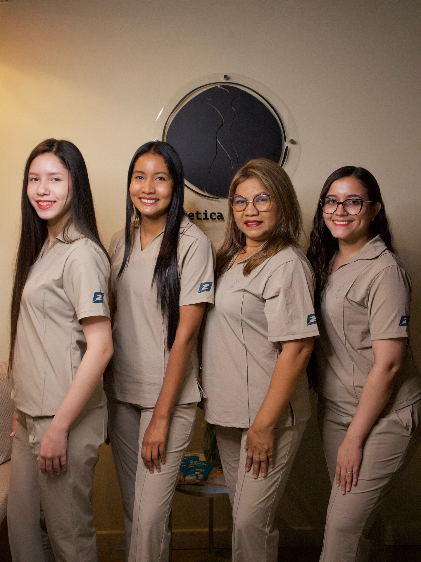 El equipo del consultorio de Rogenny Castro
